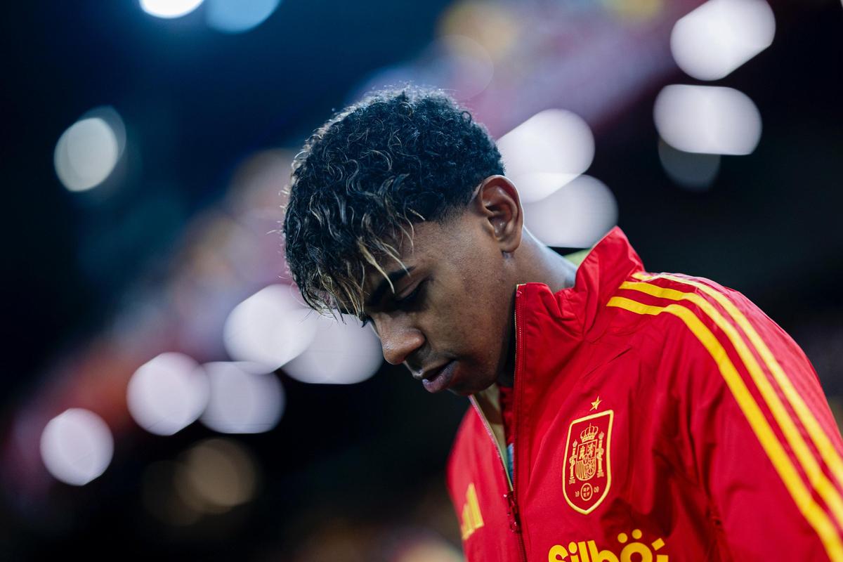 飞起来了！美国高中球员这波操作太秀了！