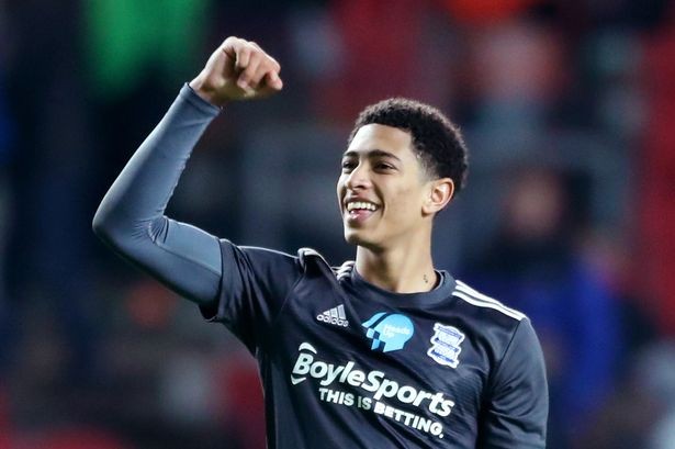 绿茵场上的百年世仇，皇马与巴萨，一场足球背后的政治战争