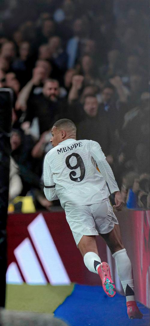 齐沃：利物浦的实力足以克服困境，我们很清楚欧冠的难度（齐沃：利物浦有能力走出困境，我们深知欧冠挑战的艰巨）