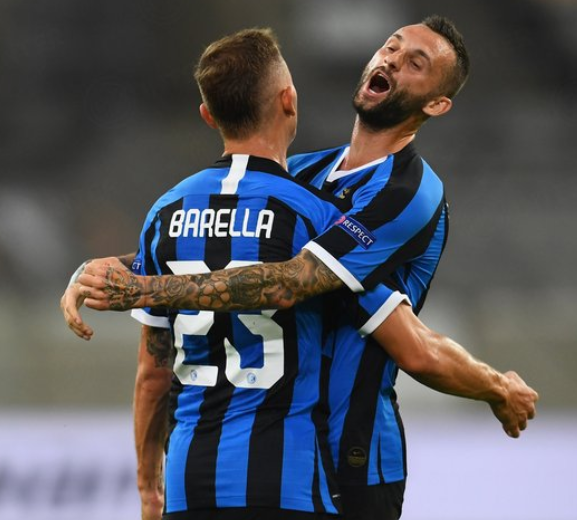 皇马战力全面评测：姆巴佩闪耀圣母大教堂，库尔图瓦再展门神风采