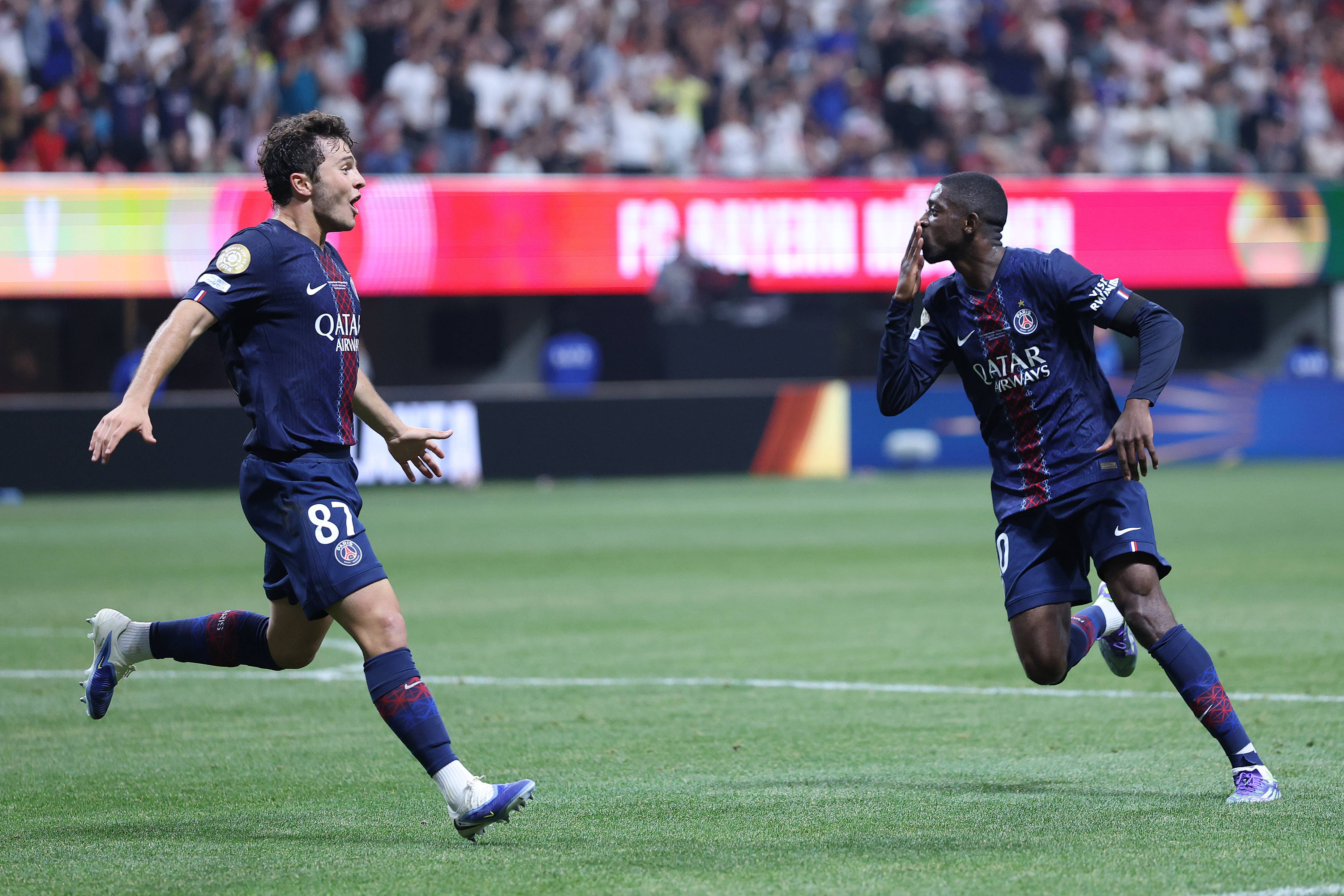 热议U22国足：熊猫杯有亮点但本身弱，教练战术实用却也难（U22国足引热议：熊猫杯有亮点却实力不足，教练战术务实仍难奏效）