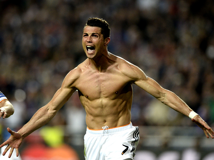 欧冠战报：艾尔尤努西、阿乔里破门，哥本哈根3-2绝杀黄潜（欧冠快讯：艾尔尤努西、阿乔里建功，哥本哈根3-2压哨绝杀比利亚雷亚尔）