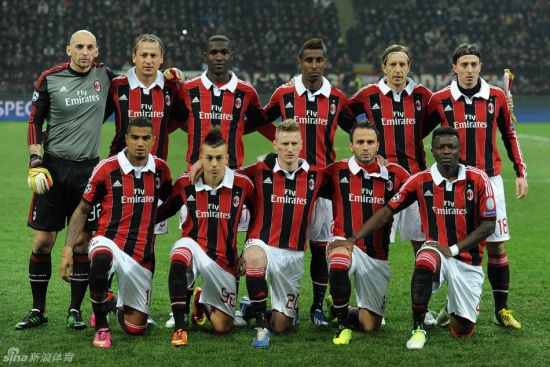 那不勒斯夺冠庆功晚宴邀请歌手一同庆祝，孔蒂现场献唱（那不勒斯夺冠晚宴邀歌手同庆，孔蒂现场开嗓献唱）