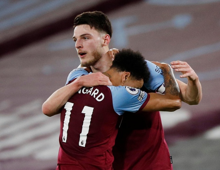 亚冠赛后国安球迷对老将王刚高喊：电梯战神，王刚牛X（亚冠赛后，国安球迷齐呼老将王刚：电梯战神，太猛了）