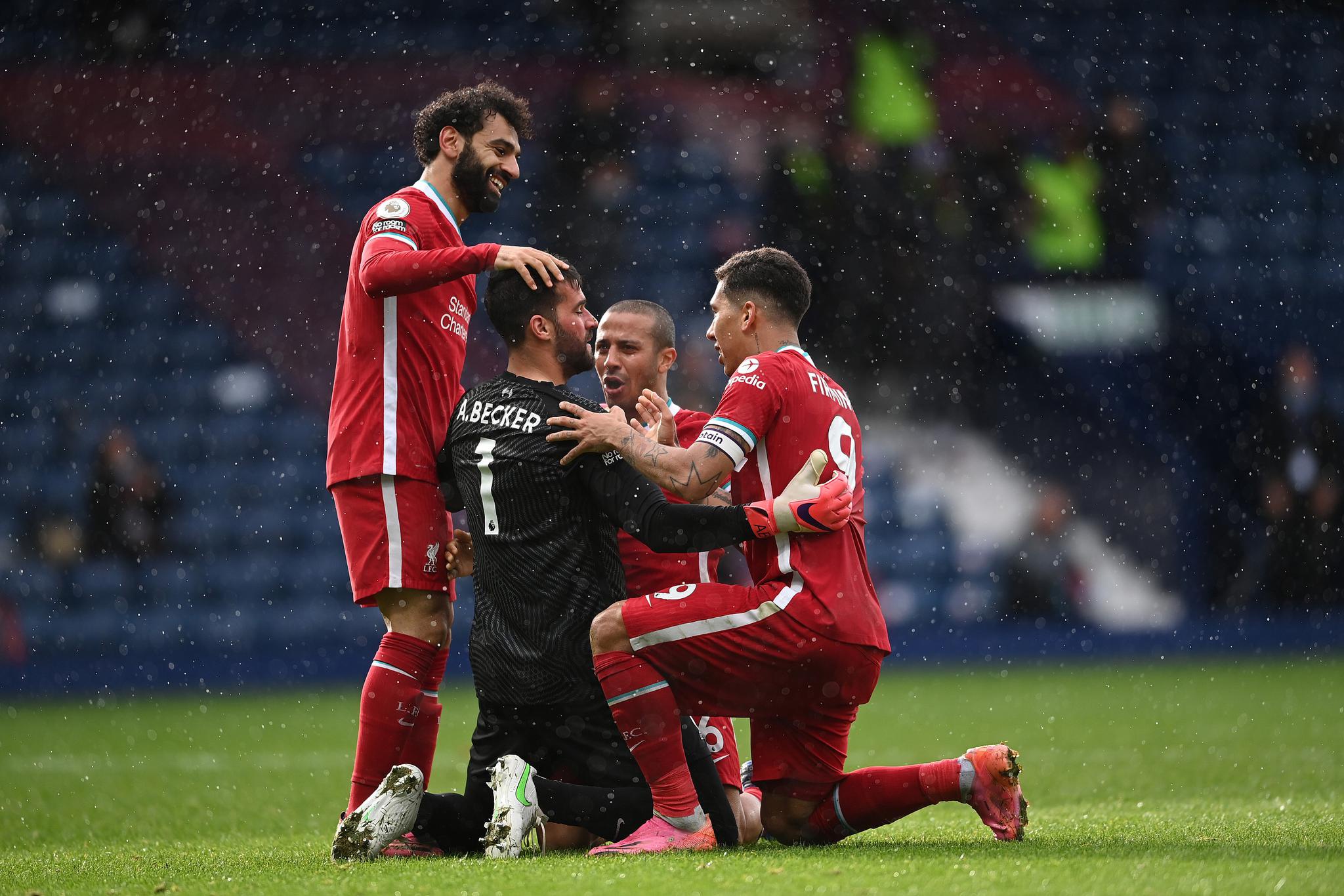 足球西甲双雄同日失分，冠军悬念再次被点燃