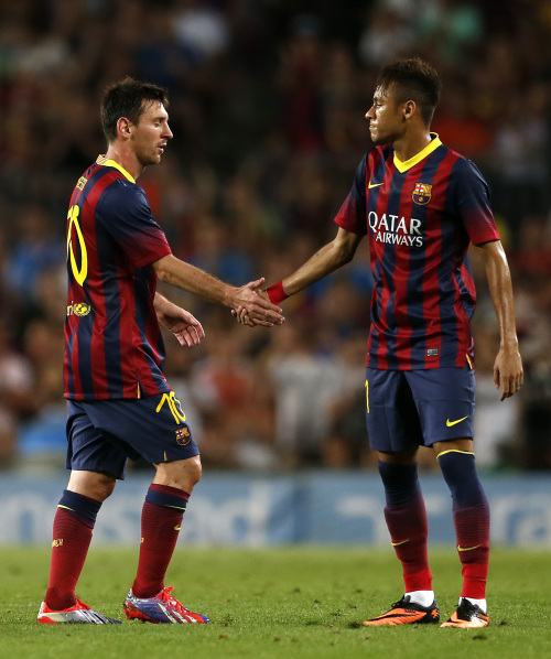 皇马公布欧冠战曼城名单：姆巴佩受伤仍入选，卡马文加缺席