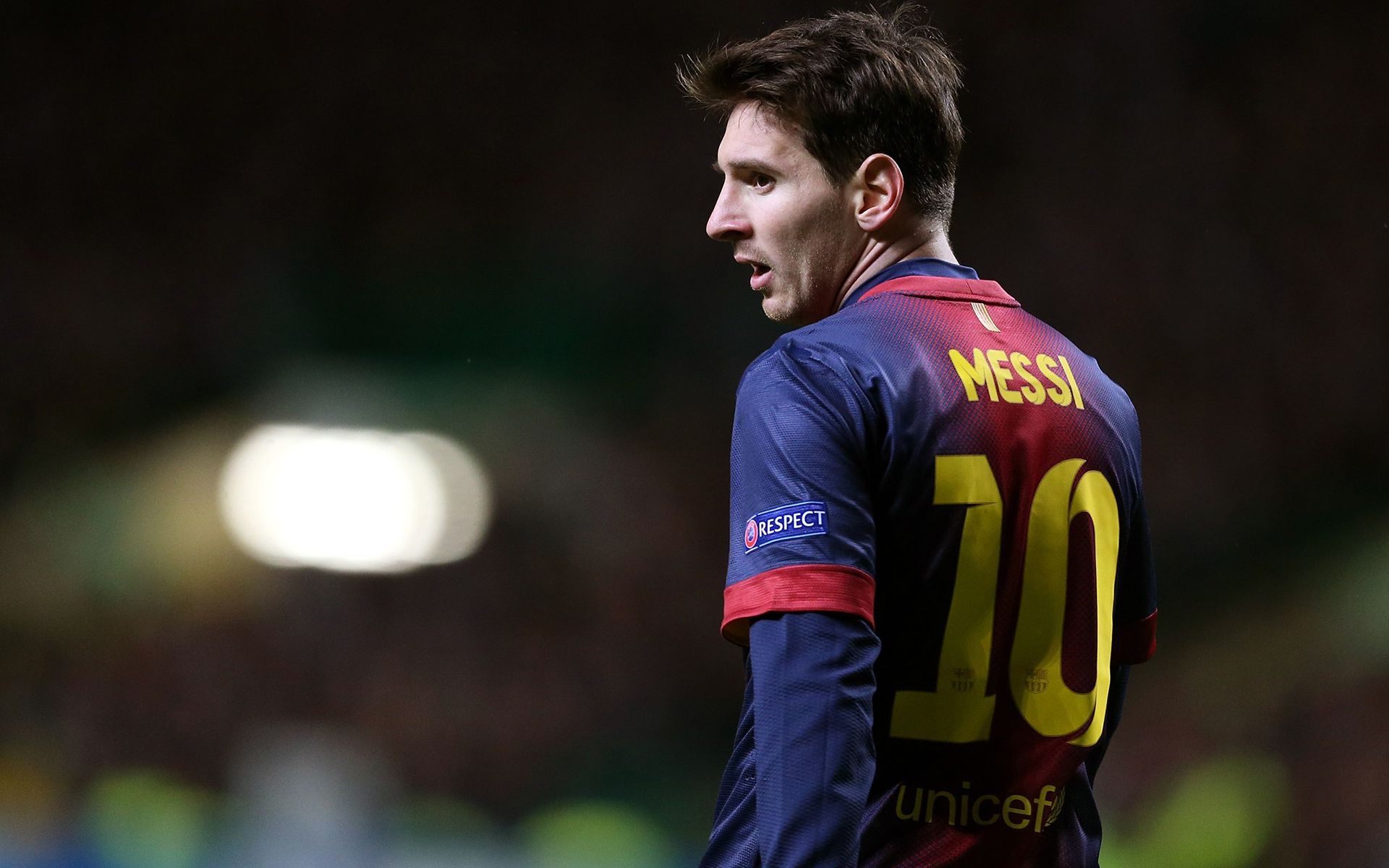 队友为他让球点，暖心瞬间