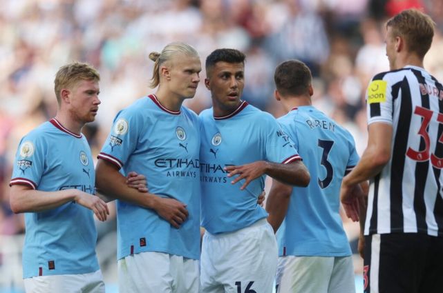 球员表情管理失控太搞笑