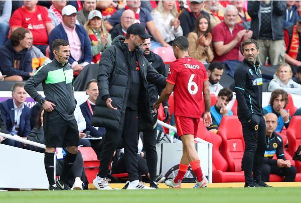 马卡：老佛爷在皇马输塞尔塔后召开紧急会议，持续至凌晨