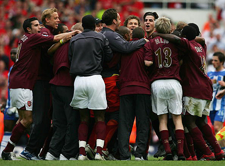 足球历史十大教练盘点（足坛史上十大名帅一览）