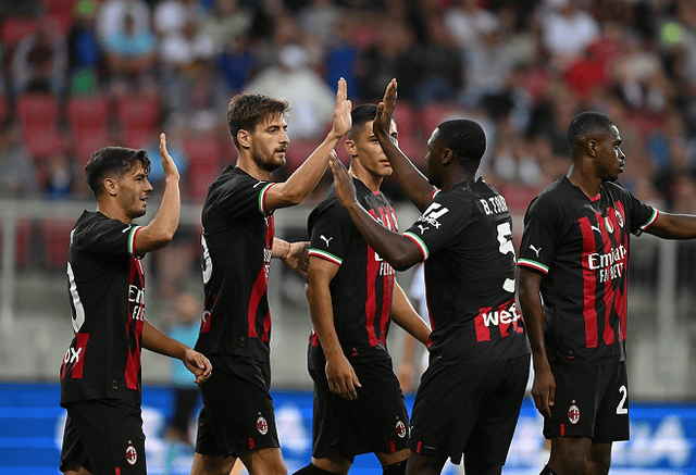 过往欧冠14次出现单赛季前6战全胜球队，最终仅2队夺冠（欧冠历史共14次有球队单季前6场全胜，但最终仅两队夺冠）