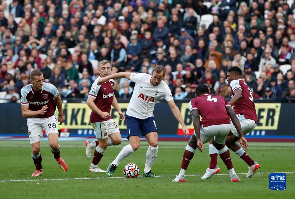 环足奖年度最佳女足球员候选：邦马蒂、普特利亚斯、凯莉在列（邦马蒂、普特利亚斯、凯莉入围环足奖年度最佳女足球员）