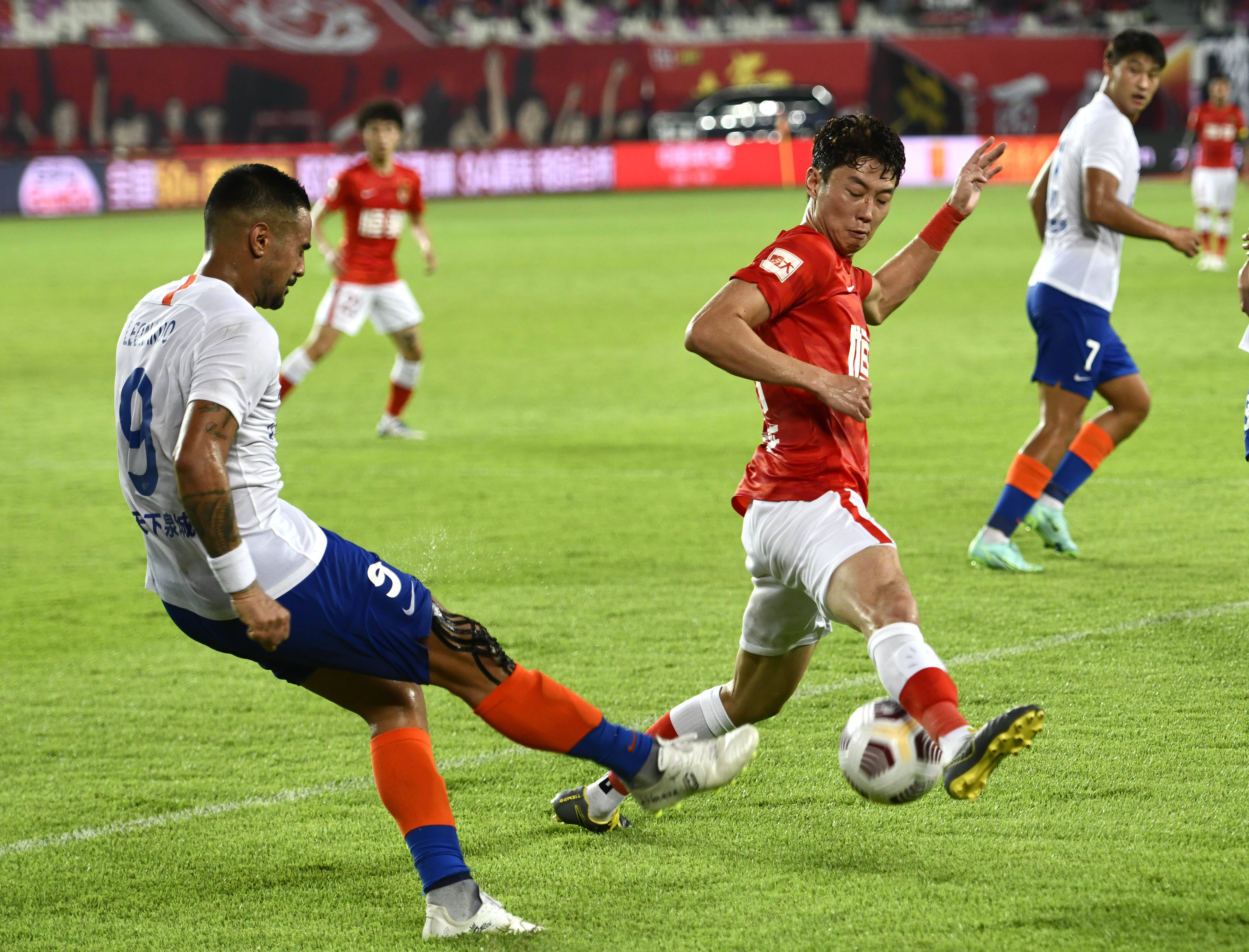 雷迪克：赛前最担心的是防守，但最终我们承受了压力没有崩盘