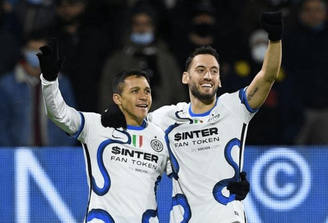 蛇精灵大战红魔鬼！意甲官方发布米兰德比预热海报（意甲发布米兰德比预热海报：蛇精灵对决红魔鬼）