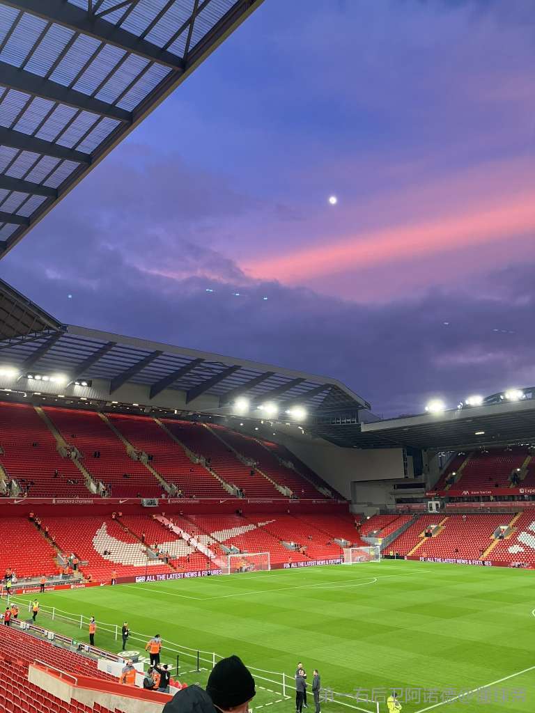 西甲半场：格拉数次抢点造险，瓦伦西亚暂0-0莱万特（西甲半场战报：格拉多次抢点制造威胁，瓦伦西亚与莱万特暂互交白卷）